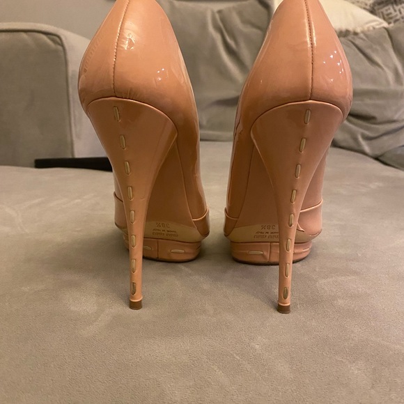 Beautiful MiuMiu heels. Barely worn. Nude pinky color. - Picture 6 of 6